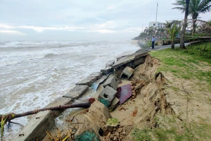 Bờ biển Mỹ Khê xói lở nghiêm trọng, Đà Nẵng nói gì?