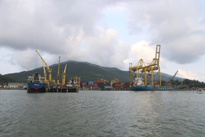 Đà Nẵng: Băn khoăn nhận chìm vật chất nạo vét cảng xuống biển