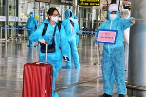 Đà Nẵng đón bà bầu, người trên 70 tuổi từ TP.HCM về bằng máy bay