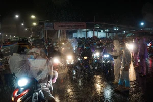 Cử tri kiến nghị các tỉnh nên đón người dân từ phía Nam về quê