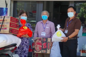 Cử tri than phiền hỗ trợ dịch không đều, Đà Nẵng cho biết sẽ hỗ trợ tiếp