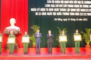 Lãnh đạo Đà Nẵng gặp mặt hơn 2.000 cán bộ quân đội cấp tá nghỉ hưu