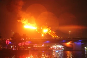 Cầu Rồng dừng phun lửa, cầu sông Hàn không quay trong những ngày bắn pháo hoa