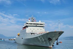 Tàu huấn luyện của Hải quân Trung Quốc cập cảng Tiên Sa