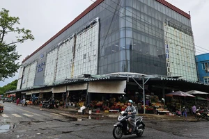 Vụ Chợ siêu thị Đà Nẵng: Chưa thống nhất phương án