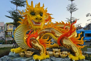 Hé lộ mức giá linh vật rồng Quảng Trị vừa vận chuyển đến Đà Nẵng