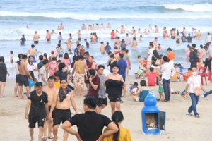 6 tháng đầu năm du lịch Đà Nẵng bội thu với 16.000 tỉ đồng