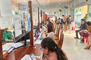 Người dân bức xúc vì làm hồ sơ đất đai quá lâu, chính quyền lập tức trả lời