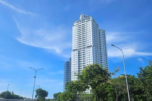 Các bên liên quan nói gì về tòa nhà Blooming Tower bị tạm đình chỉ hoạt động?