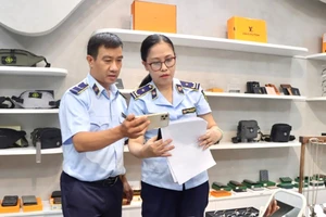 Giả mạo nhãn hiệu Rolex, Hermès, 2 cửa hàng tại Đà Nẵng bị xử phạt