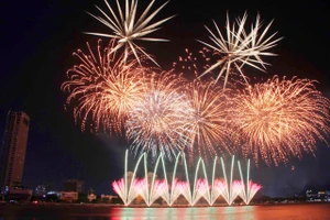 Đêm thứ tư DIFF 2025: Bồ Đào Nha – Anh gây choáng ngợp với màn đọ pháo rực lửa