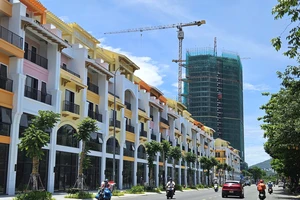 Giá căn hộ tại Đà Nẵng neo ở mức cao, thị trường đất nền nở hoa