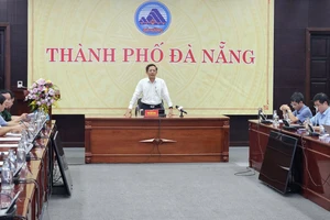 Bão số 10 di chuyển nhanh, Đà Nẵng họp khẩn để ứng phó