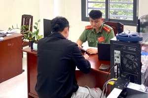 Bình luận xúc phạm lãnh đạo và công an, 3 người bị phạt