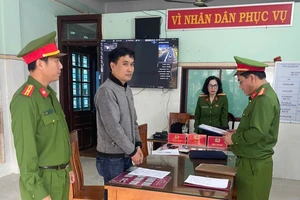 Bị bắt vì tự ý dùng đất của người khác đi thế chấp vay tiền vượt hạn mức