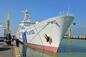 Cận cảnh một trong những tàu tuần tra lớn nhất thế giới vừa đến Đà Nẵng