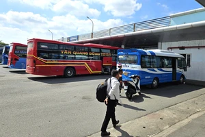 Nếu hành khách mắc kẹt trước giao thừa, Đà Nẵng sẵn sàng điều xe chở về quê