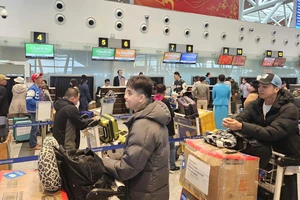 Khách đến quá đông khiến sân bay quá tải, Đà Nẵng đề nghị gỡ khó