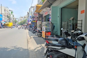 Đà Nẵng: Người dân cần biết điều này khi để xe máy, bảng hiệu trên vỉa hè 