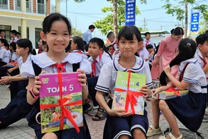 Xã đầu tiên trên cả nước cung cấp sách giáo khoa miễn phí cho học sinh