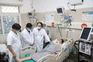 Bộ Y tế chỉ đạo huy động thầy thuốc giỏi cứu chữa nạn nhân vụ cháy chung cư mini ở Hà Nội