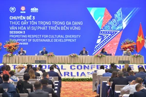 Hội nghị Nghị sĩ trẻ toàn cầu lần thứ 9 tổ chức phiên thảo luận về thúc đẩy tôn trọng đa dạng văn hóa vì sự phát triển bền vững.