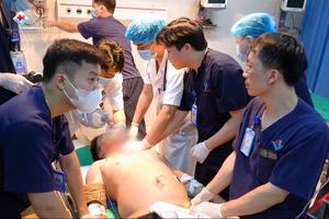 Người bị điện giật, ngừng tim khi câu cá dưới đường dây cao thế giờ ra sao?