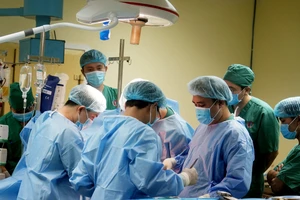 120 y bác sĩ xuyên đêm lấy đa tạng từ người hiến chết não tại bệnh viện tỉnh