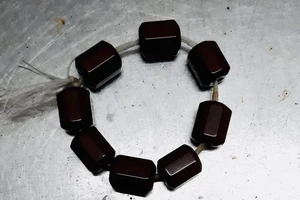 Ngậm vòng đá 'chữa viêm họng', bất ngờ nuốt luôn vào dạ dày