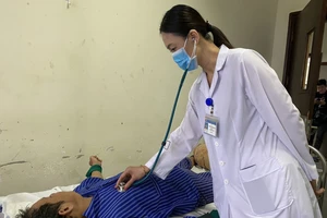 Một bệnh viện tiếp nhận 100 người rối loạn tâm thần do nghiện rượu