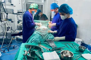 Bệnh viện báo động đỏ cứu người phụ nữ chửa ngoài tử cung, mất 3 lít máu