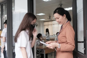 'Đồng chí' vào đề thi môn Văn vào lớp 10 tại Hà Nội