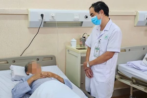 Người đàn ông suy thận cấp do trời quá nắng nóng