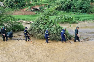 Vụ lũ quét ở thôn Làng Nủ: Tìm thấy thi thể bé trai 1 tuổi