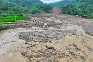 Lào Cai: 45 trẻ mồ côi sau bão số 3 