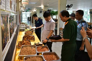 Đại học Bách khoa Hà Nội: Sinh viên quét mã QR code để phản ánh về bữa ăn