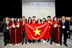 100% học sinh dự Olympic Khoa học trẻ quốc tế giành huy chương