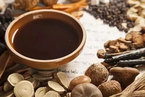 Tóc bạc nhiều, uống hà thủ ô có giúp đen trở lại?