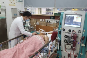 Hà Nội: Nguyên nhân gây ngộ độc khiến 2 người tử vong sau bữa tiệc 