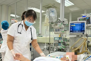 Sốc nhiễm khuẩn, suy đa tạng do tự điều trị gout tại nhà