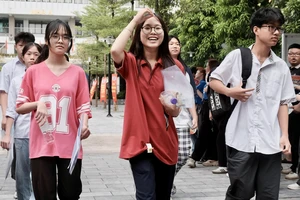 Miễn học phí công lập, học phí trường tư được tính thế nào?