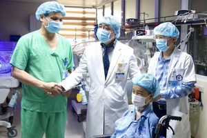 Cảm động ca mổ vừa cứu bé sơ sinh, vừa điều trị cho người mẹ ung thư giai đoạn cuối