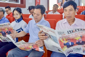 Chương trình 'Cùng ngư dân thắp sáng đèn trên biển' đang diễn ra tại Nam Định