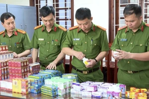  Thủ tướng yêu cầu đẩy nhanh tiến độ điều tra vụ sản xuất, buôn bán thuốc giả