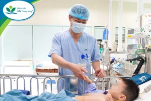 Bé trai trong vụ bị tố 'nộp đủ tiền mới cấp cứu' sắp được ra viện