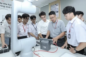 Thứ trưởng Bộ GD&ĐT nêu định hướng phát triển giáo dục nghề nghiệp