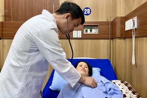 Bộ Y tế đề xuất thêm nhiều đối tượng hưởng phụ cấp 70%