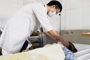 Thiếu nữ 15 tuổi tử vong sau khi nặn mụn