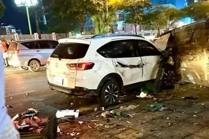 3 ô tô và 4 xe máy tông liên hoàn ở Hà Nội, 1 người tử vong tại chỗ