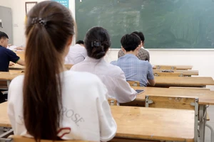 Bỏ hình thức kỷ luật đình chỉ học tập với học sinh